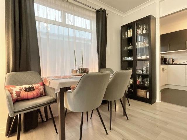 Flat for sale in Southport, Sefton