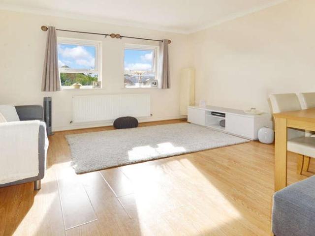 Flat for sale in Isle Of Dogs, Isle Of Man