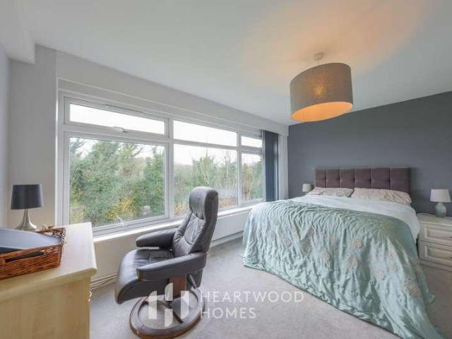 Flat for sale in St Albans, Five Acres