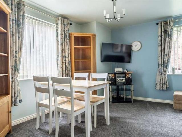Flat for sale in Brayton