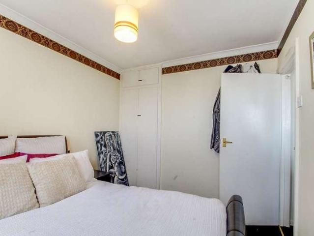 Flat for sale in Yiewsley, Greater London