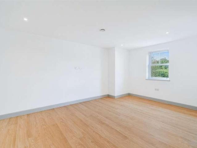Flat for sale in Greater London