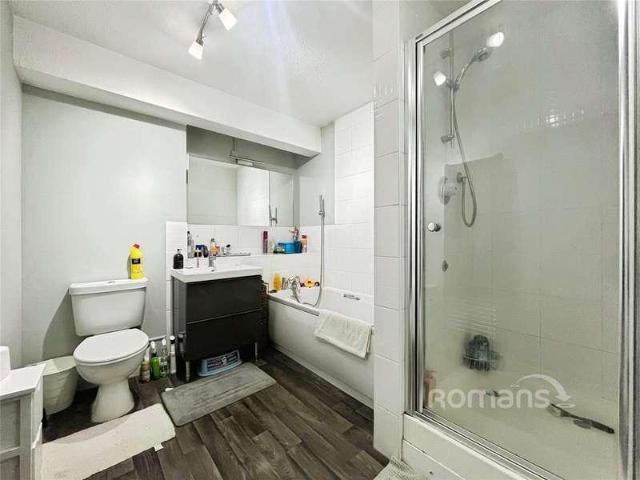 Flat for sale in Mount Pleasant, Fole