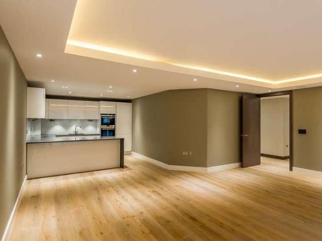 Flat for sale in Hammersmith, Greater London
