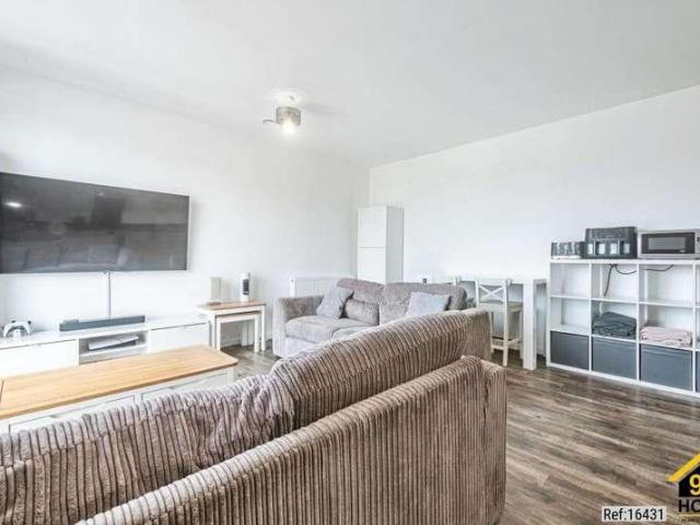 Flat for sale in Priest Down, Hampshire