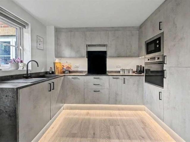 Flat for sale in Helford, Hampshire