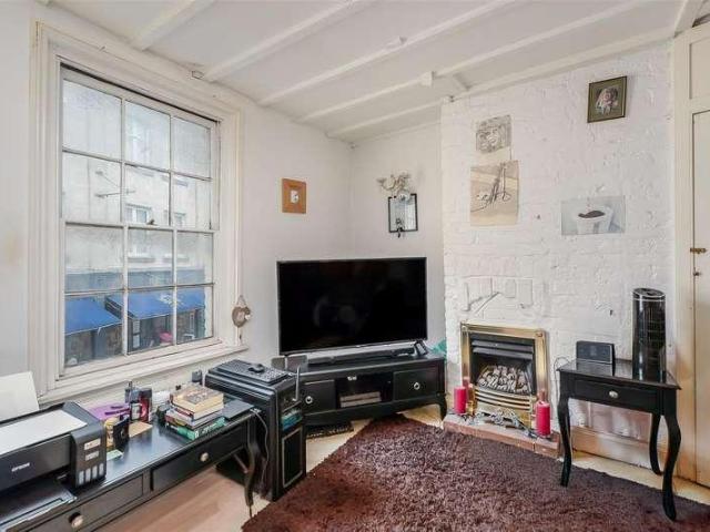 Flat for sale in Thurston Park, The Bridge