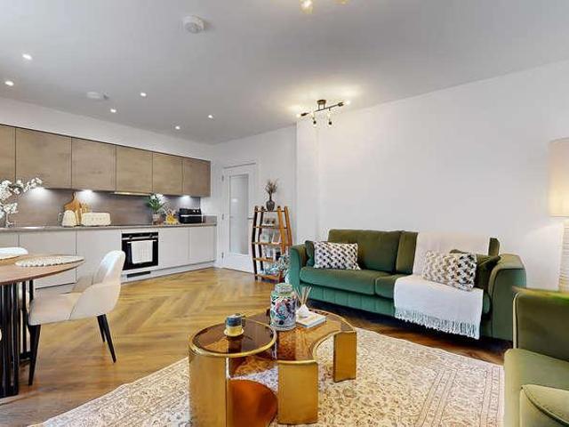 Flat for sale in Jordanhill, Scotland