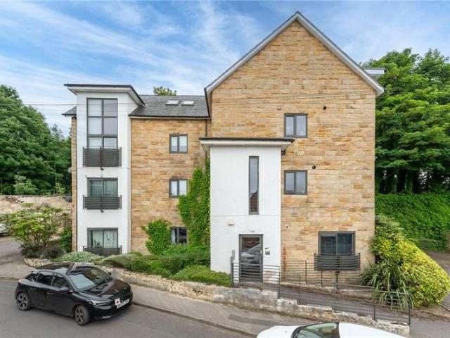 Flat for sale in Churwell, West Yorkshire
