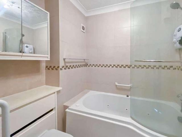 Flat for sale in Wisbech, Four Gotes