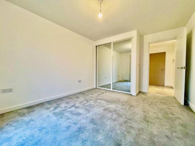 Flat for sale in South Ashford, Bridgefield