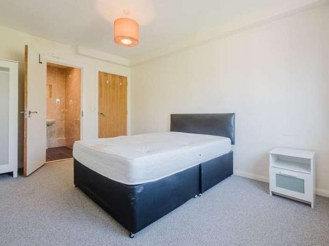 Flat for sale in Hulme, Georgia