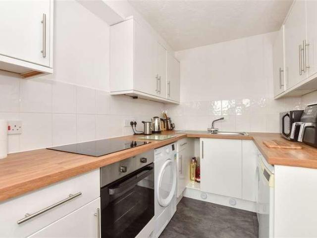 Flat for sale in Middle Deal, Ash