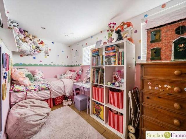 Flat for sale in Widmore, Greater London