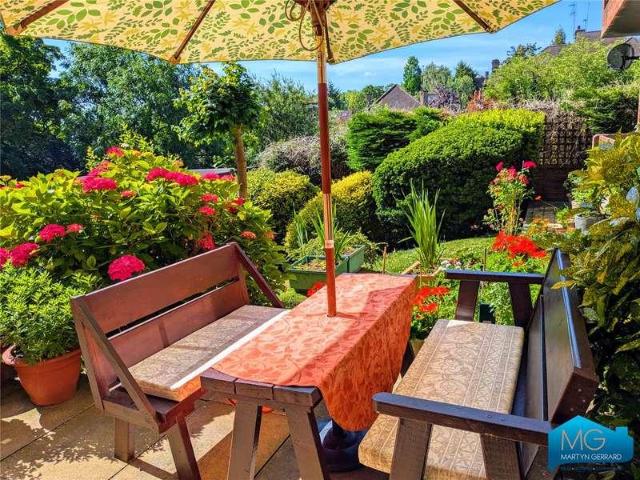 Flat for sale in New Barnet, Greater London