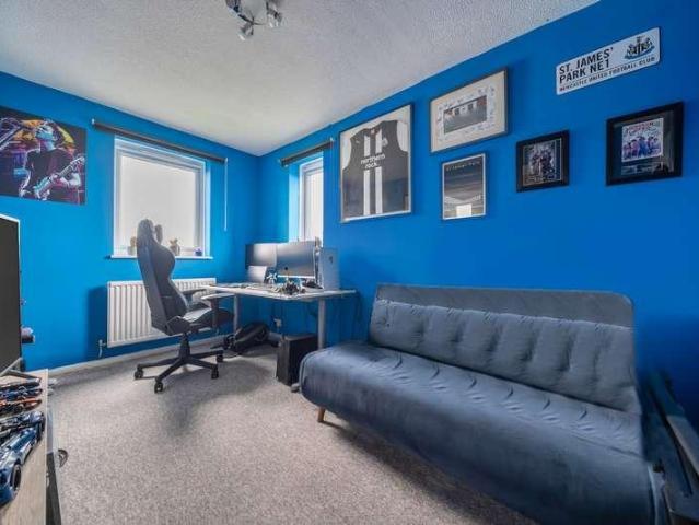 Flat for sale in Westborough, Surrey
