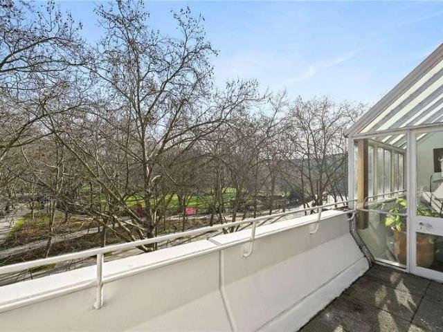 Flat for sale in King's Cross, Greater London