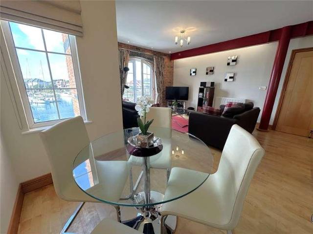 Flat for sale in Crumbles, Eastbourne