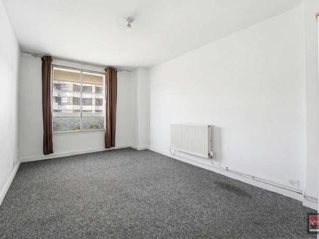 Flat for sale in Lower Halliford, Surrey