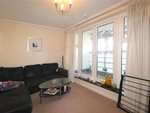 Flat for sale in Horsell, Woking