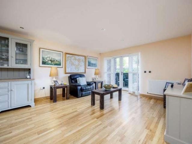 Flat for sale in Mayfield, Cross In Hand