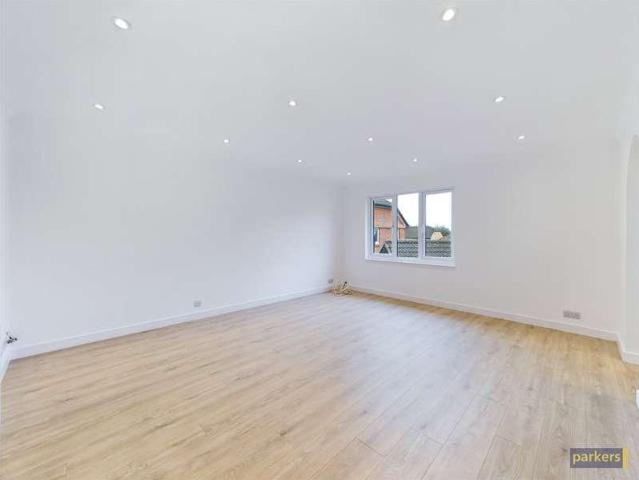 Flat for sale in Twyford, Wokingham