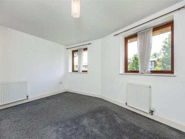 Flat for sale in Three Bridges, Glynde