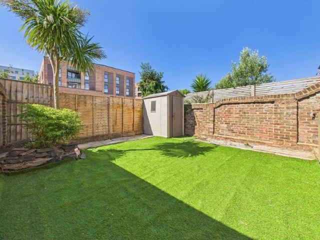 Flat for sale in Brunswick