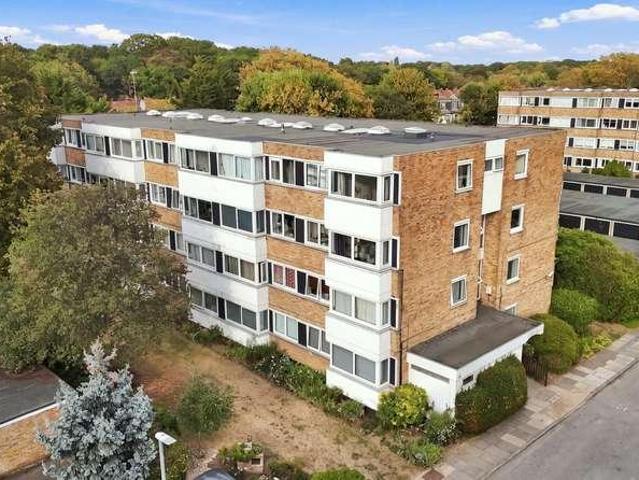 Flat for sale in London Borough of Redbridge, Greater London
