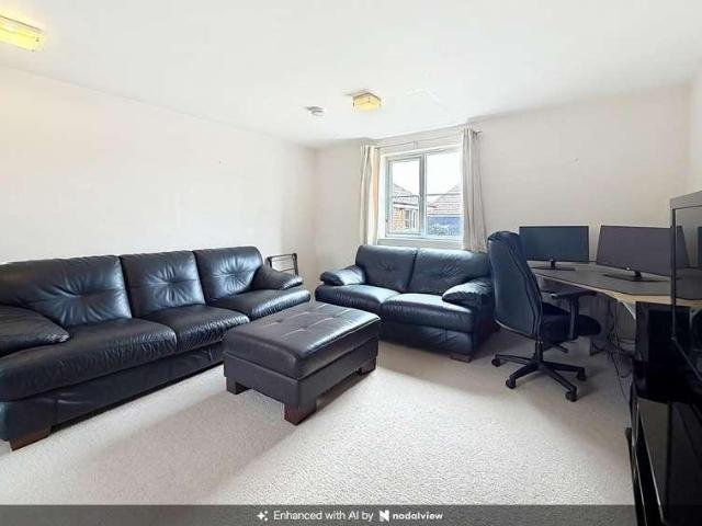 Flat for sale in Chedburgh, Suffolk