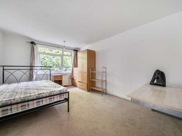 Flat for sale in Petersfield, Cambridge