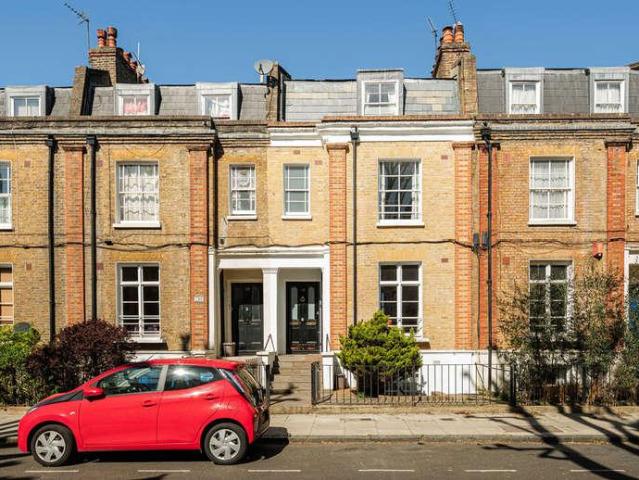 Flat for sale in Camberwell, Greater London