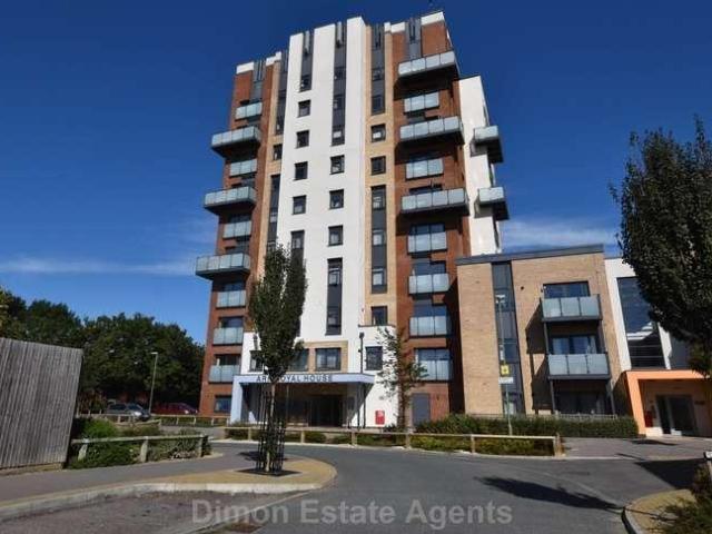 Flat for sale in Rowner, Middlecroft