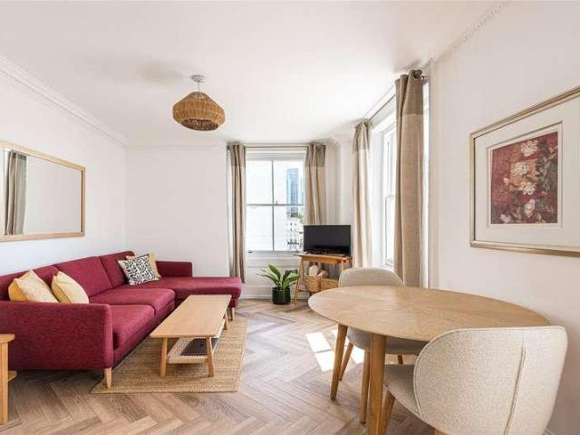 Flat for sale in Pimlico, Greater London