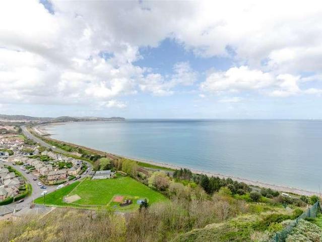 Flat for sale in Old Colwyn, Wales
