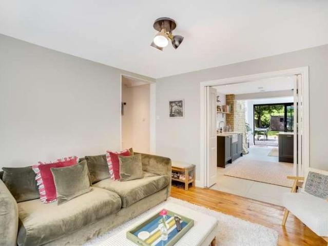 Flat for sale in London Borough of Lewisham, Brockley