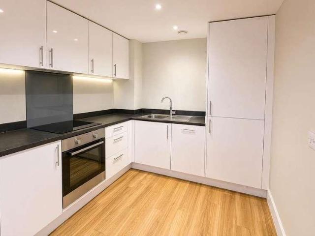 Flat for sale in Chalvey, Slough