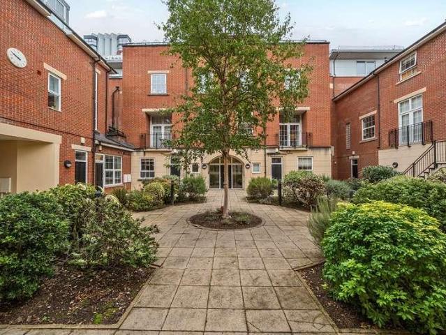 Flat for sale in Redcliffe, Feckenham