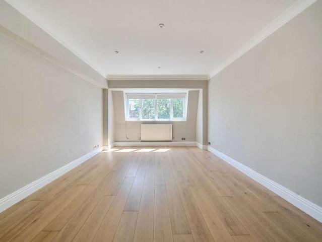 Flat for sale in London Borough of Ealing, Perivale