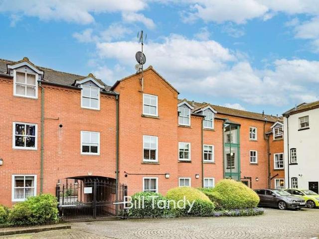Flat for sale in Lichfield, Boley Park