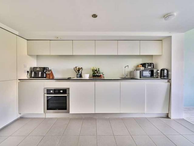 Flat for sale in Imperial Park, Bristol