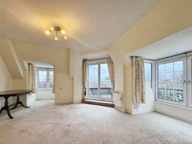 Flat for sale in Reading