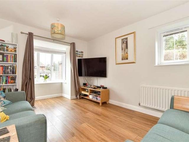 Flat for sale in Brook Street, Bourne Vale