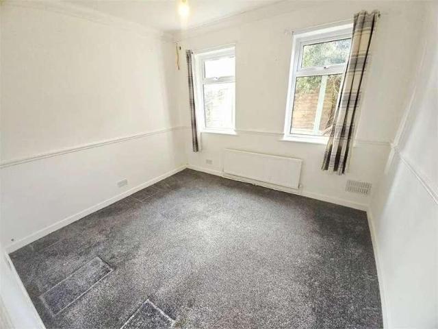 Flat for sale in Southend City Centre Neighbourhood, Alton Barnes