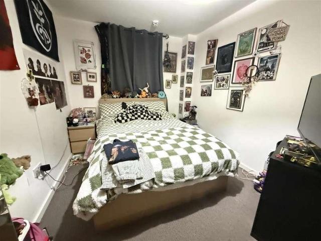 Flat for sale in City Centre, Salford