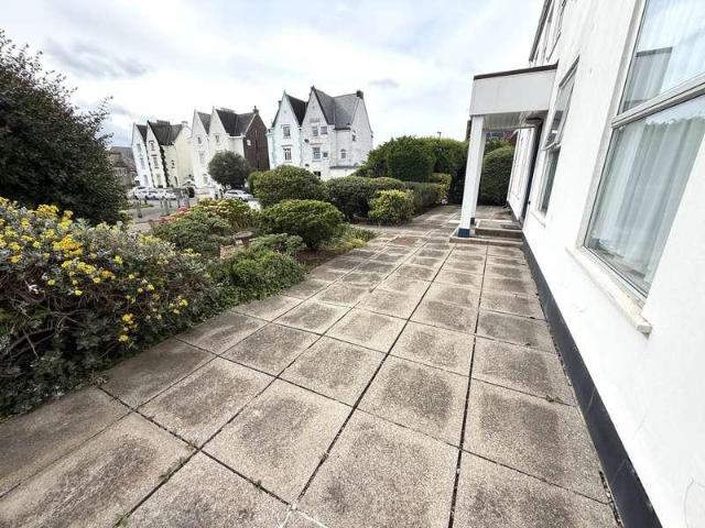 Flat for sale in Withycombe, Budlake
