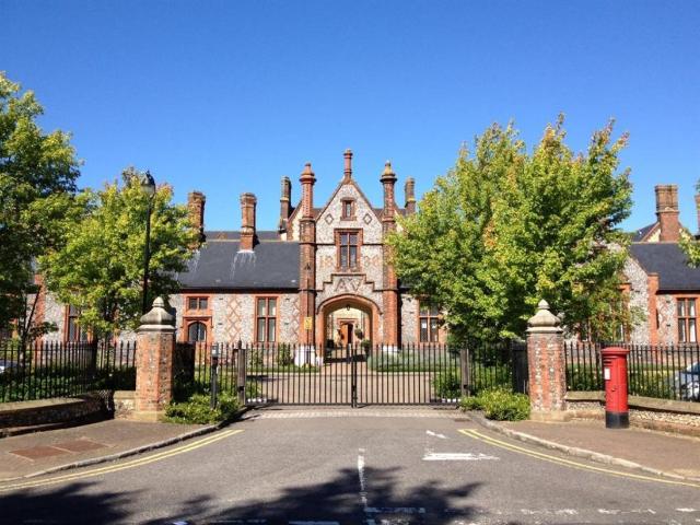 Flat for sale in Amersham