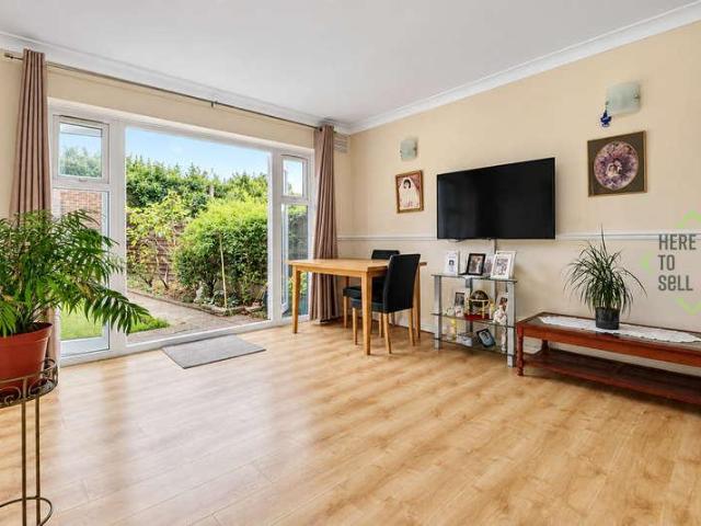 Flat for sale in Ponders End, Greater London