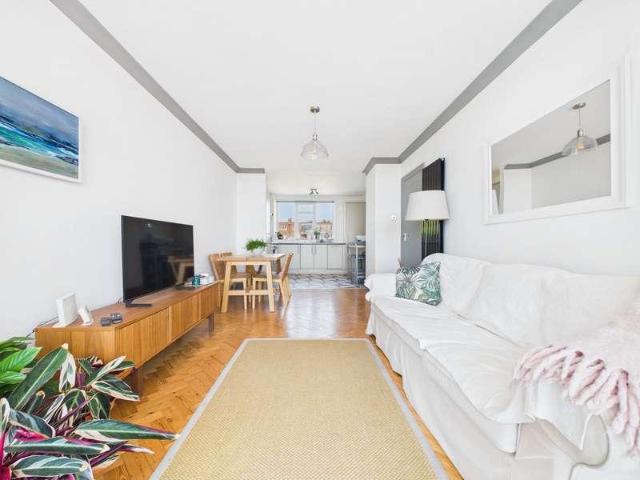 Flat for sale in West Worthing, Worthing
