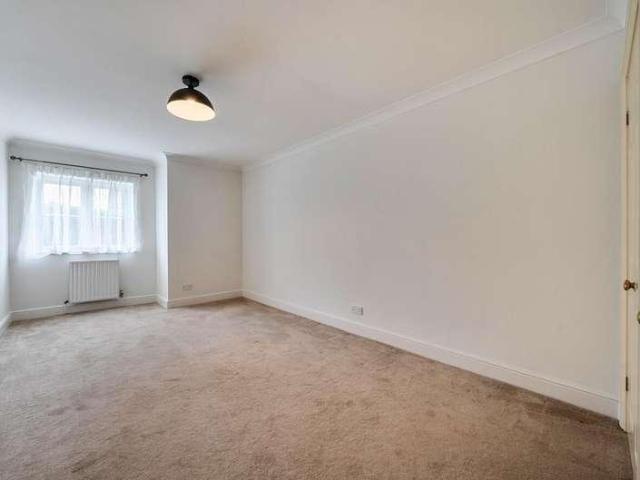 Flat for sale in Little Stanmore, Greater London
